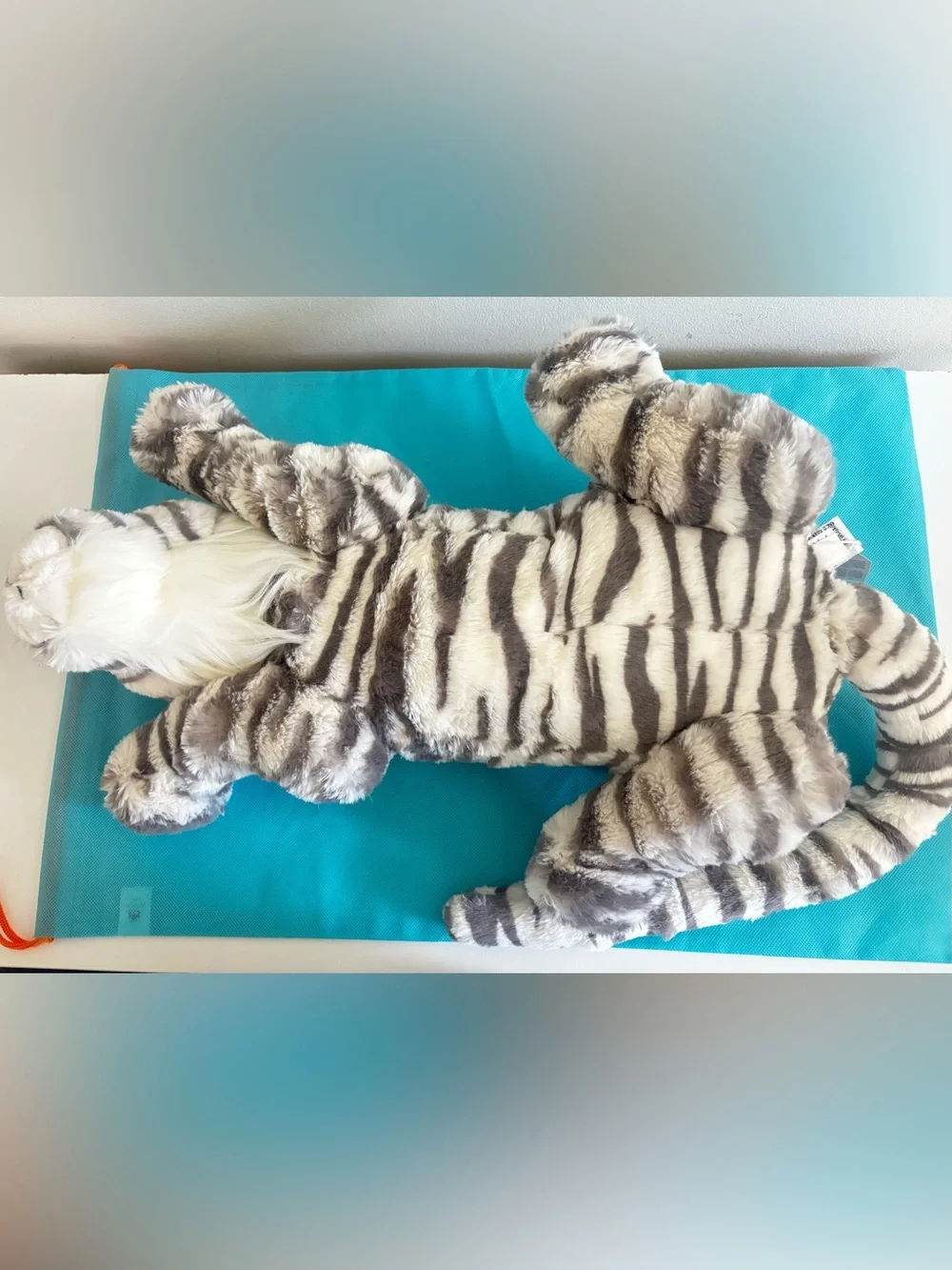 Jellycat Large Sacha Snow Tiger BNWT - 100% Authentic with Dust Bag